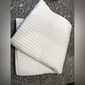 White Quilted Blanket 90x90 Queen